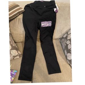 Gloria Vanderbilt Pull On Slim Pants